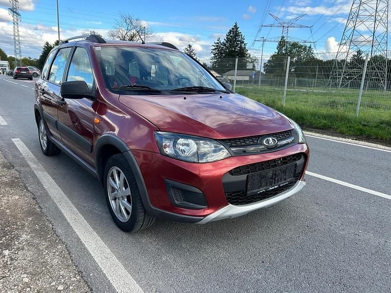 Gebraucht Lada Kalina 100 PS (73 kW) 2018 Rot Kleinwagen