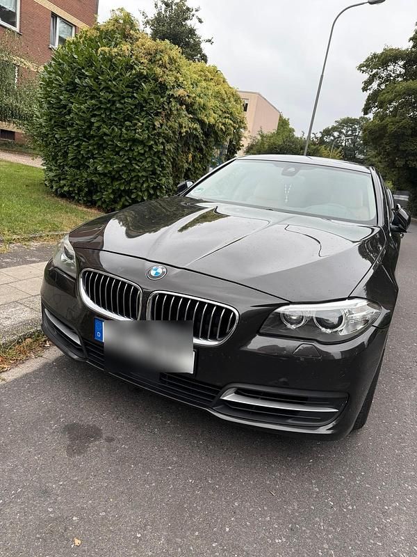 Braun Gebraucht 2014 BMW 525 Comfort Edition Kombi | 11.499 € (Guter Preis) - Bild 1/4