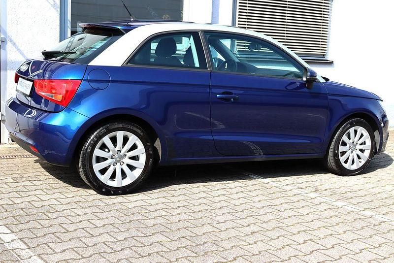 Gebraucht Audi A1 Ambition 122 PS (89 kW) 2011 Scubablau metallic Kleinwagen