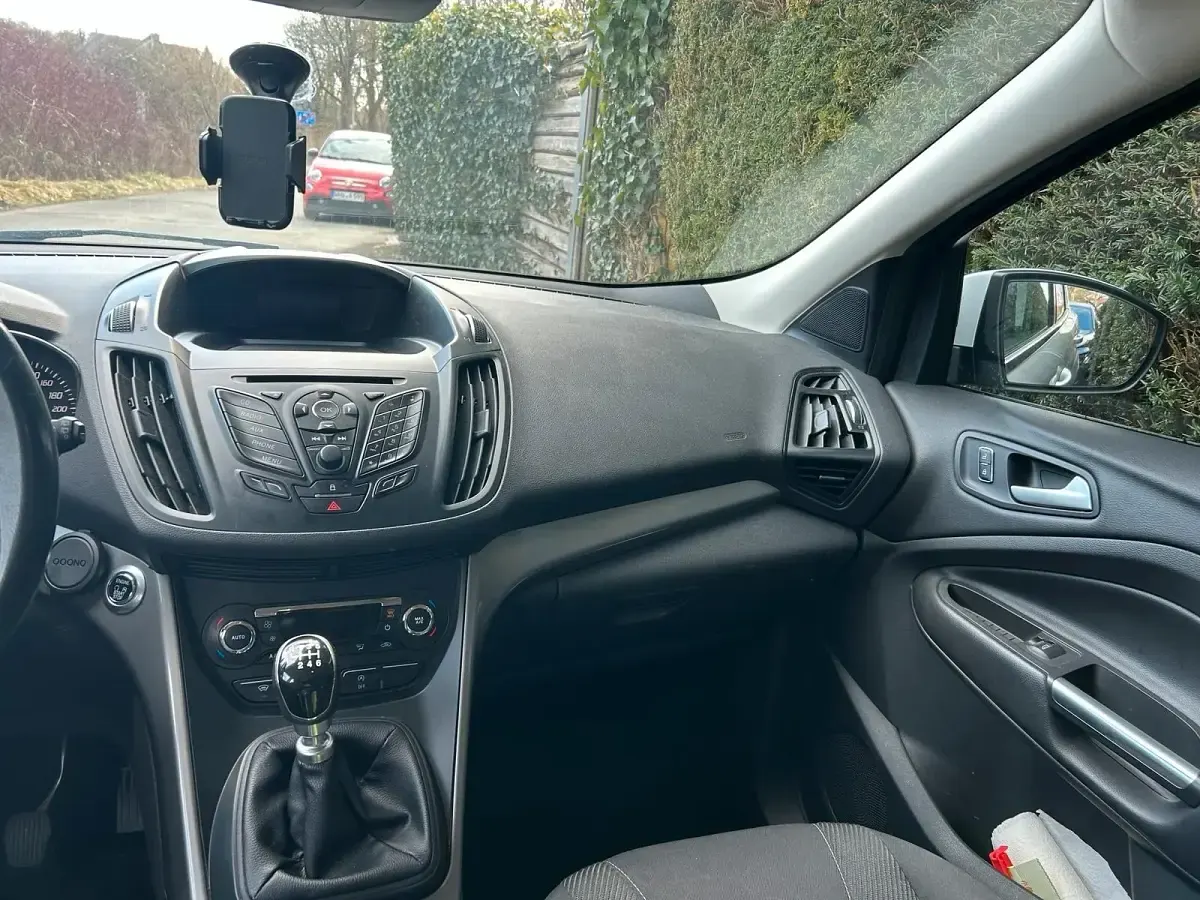 Gebraucht Ford Kuga 120 PS (88 kW) 2015 Weiß SUV