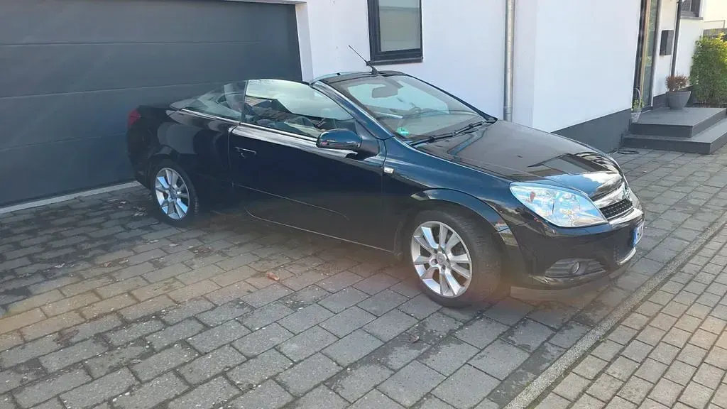 Gebraucht Opel Astra 140 PS (102 kW) 2007 Schwarz Cabrio