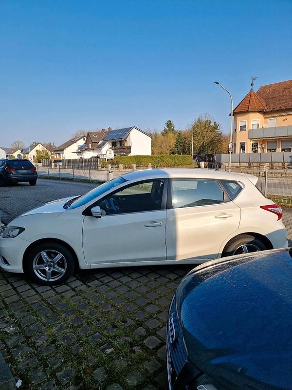 Gebraucht Nissan Pulsar 115 PS (84 kW) 2015 Weiß Kleinwagen