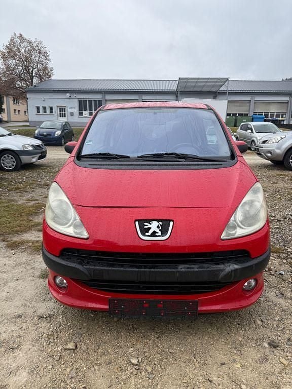 Gebraucht Peugeot 1007 Premium 73 PS (53 kW) 2006 Rot Van / Kleinbus