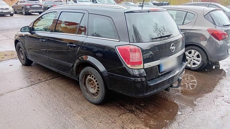 Gebraucht Opel Astra 105 PS (77 kW) 2007 Schwarz Kombi
