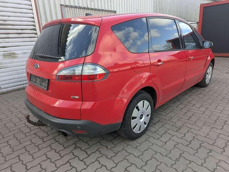 Gebraucht Ford S-MAX Titanium 175 PS (128 kW) 2009 Coloradorot Van / Kleinbus