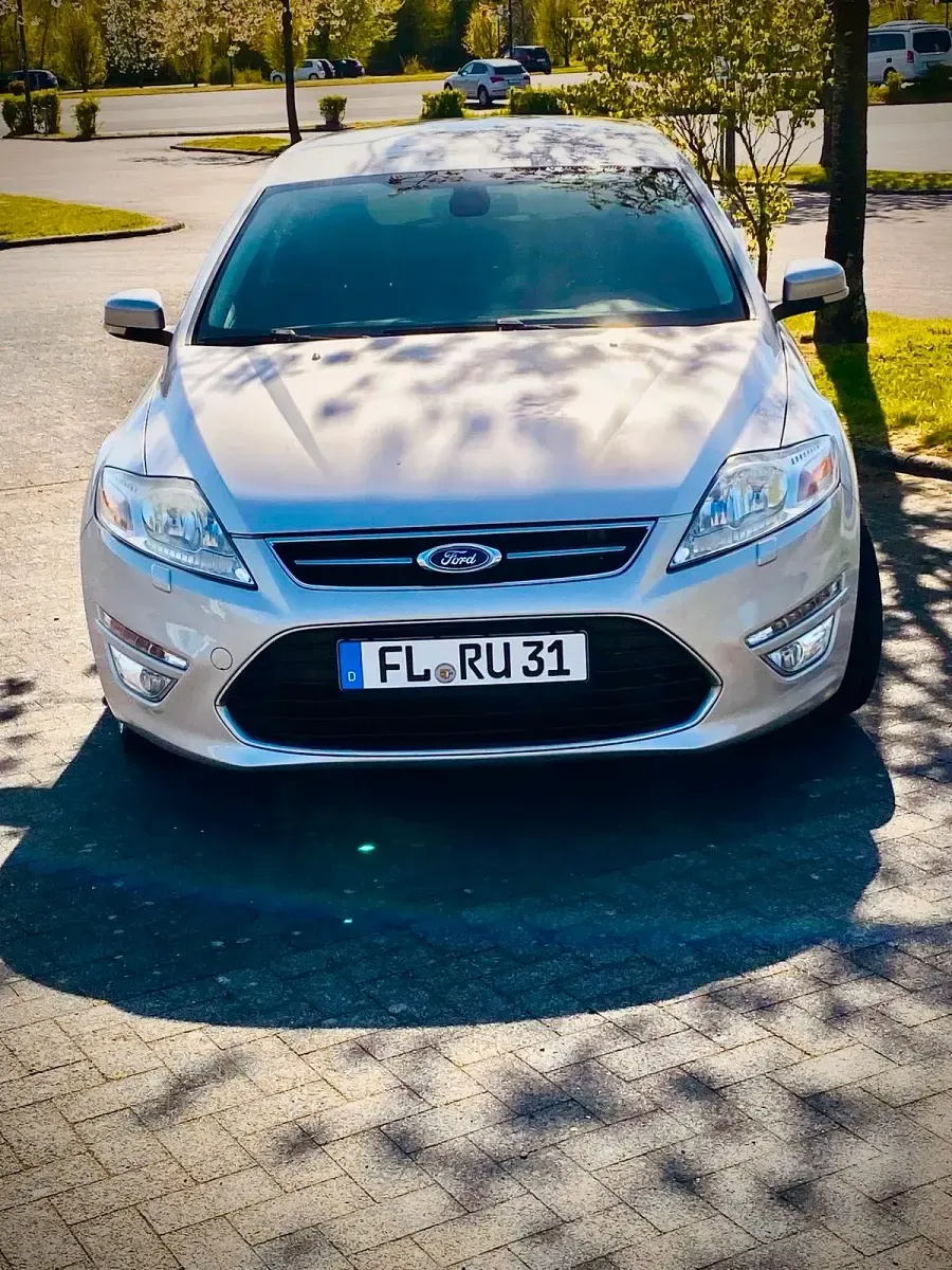 Gebraucht Ford Mondeo Titanium 163 PS (119 kW) 2012 Silber Kombi