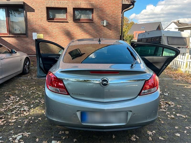 Gebraucht Opel Insignia 131 PS (96 kW) 2012 Grau Limousine