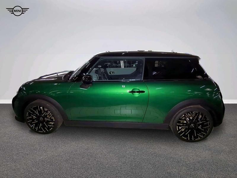 Gebraucht Mini Cooper Favoured 156 PS (114 kW) 2024 Grün Kleinwagen