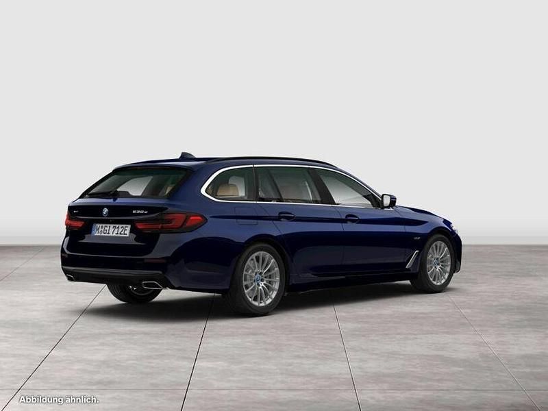 Gebraucht BMW 530e Sport Line 184 PS (135 kW) 2022 Blau Kombi