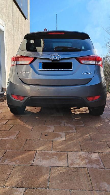 Gebraucht Hyundai ix20 Style 125 PS (91 kW) 2015 Grau Kleinwagen