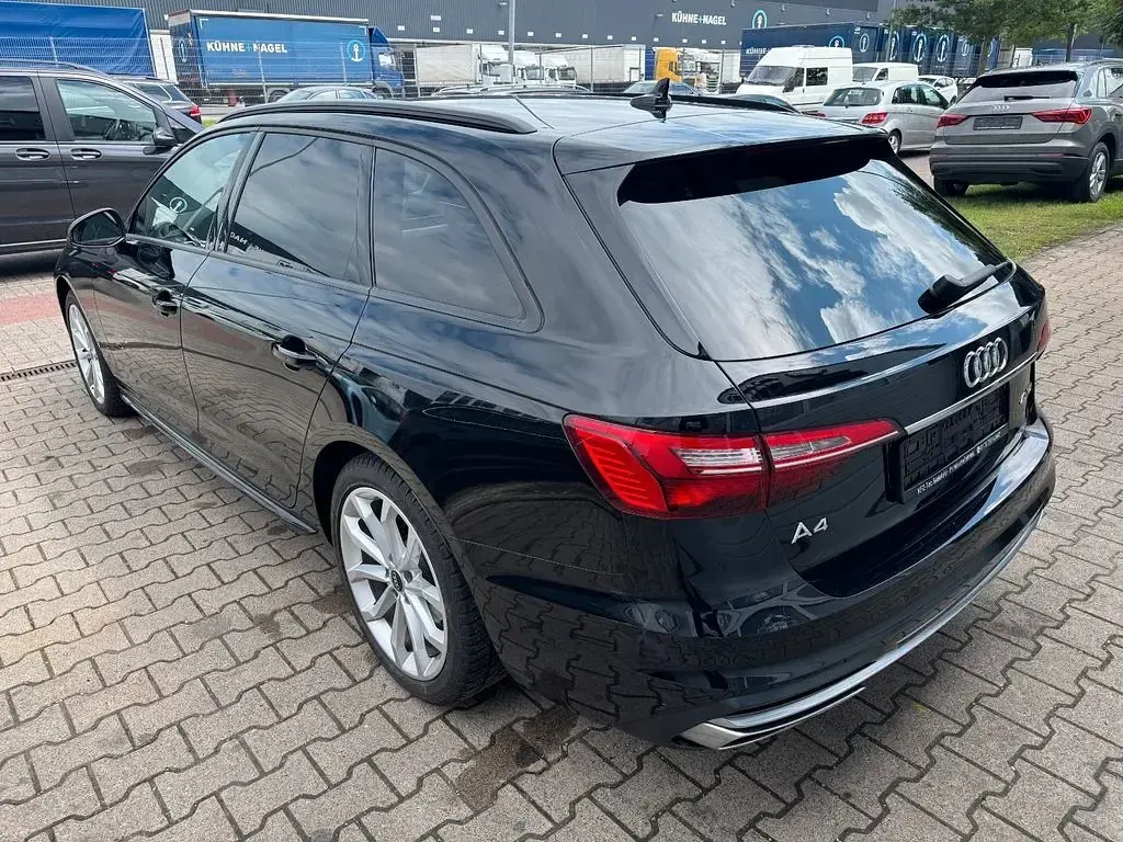 Gebraucht Audi A4 Advanced 204 PS (150 kW) 2023 Schwarz Kombi