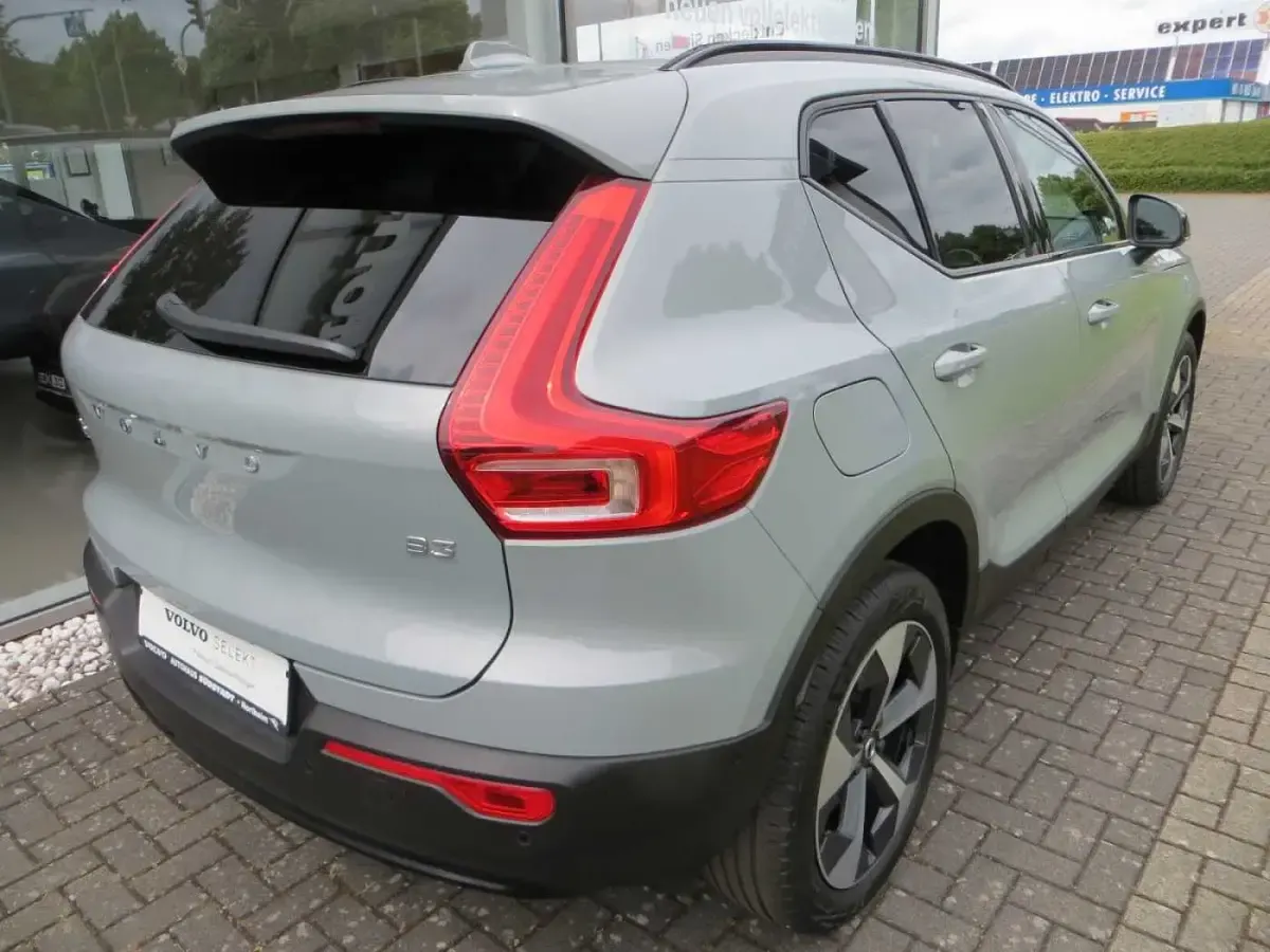 Gebraucht Volvo XC40 120 PS (88 kW) 2025 SUV