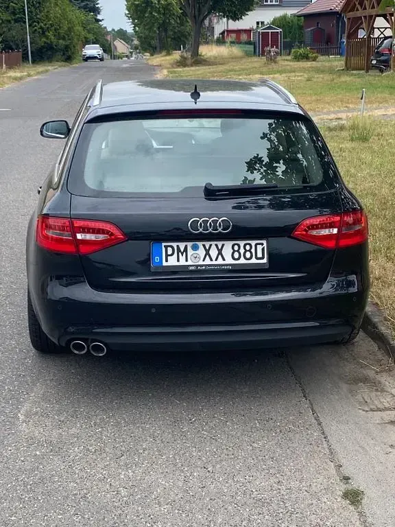 Gebraucht Audi A4 Attraction 190 PS (139 kW) 2015 Schwarz Kombi