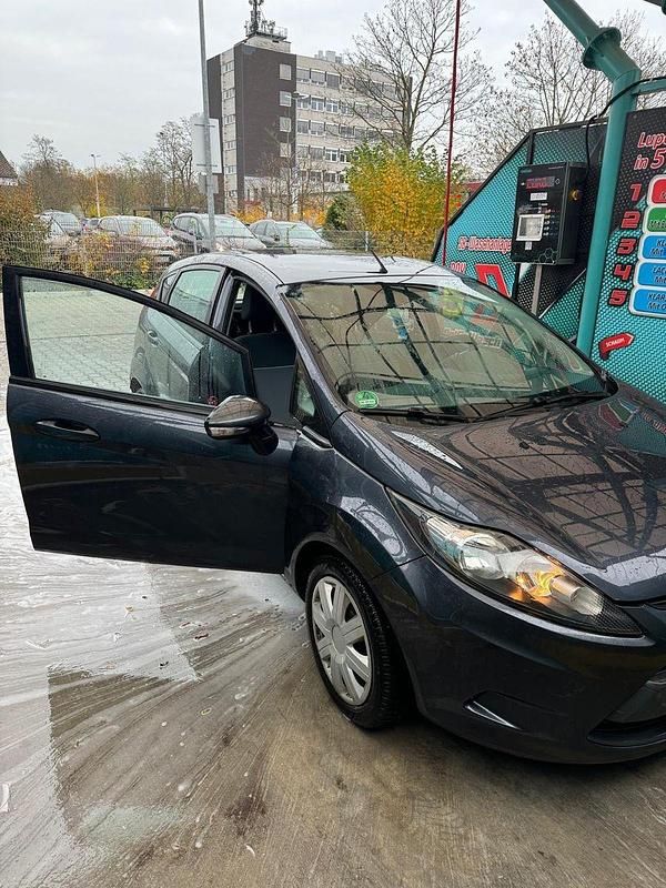Gebraucht Ford Fiesta Trend 82 PS (60 kW) 2010 Grau Kleinwagen