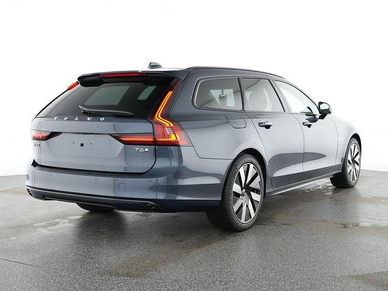Gebraucht Volvo V90 Plus 398 PS (292 kW) 2025 Denim blue / metallic Kombi
