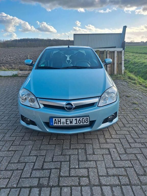 Gebraucht Opel Tigra Edition 90 PS (66 kW) 2010 Andere farben Cabrio