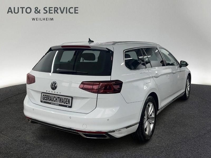 Gebraucht VW Passat Elegance 150 PS (110 kW) 2024 Weiß Kombi
