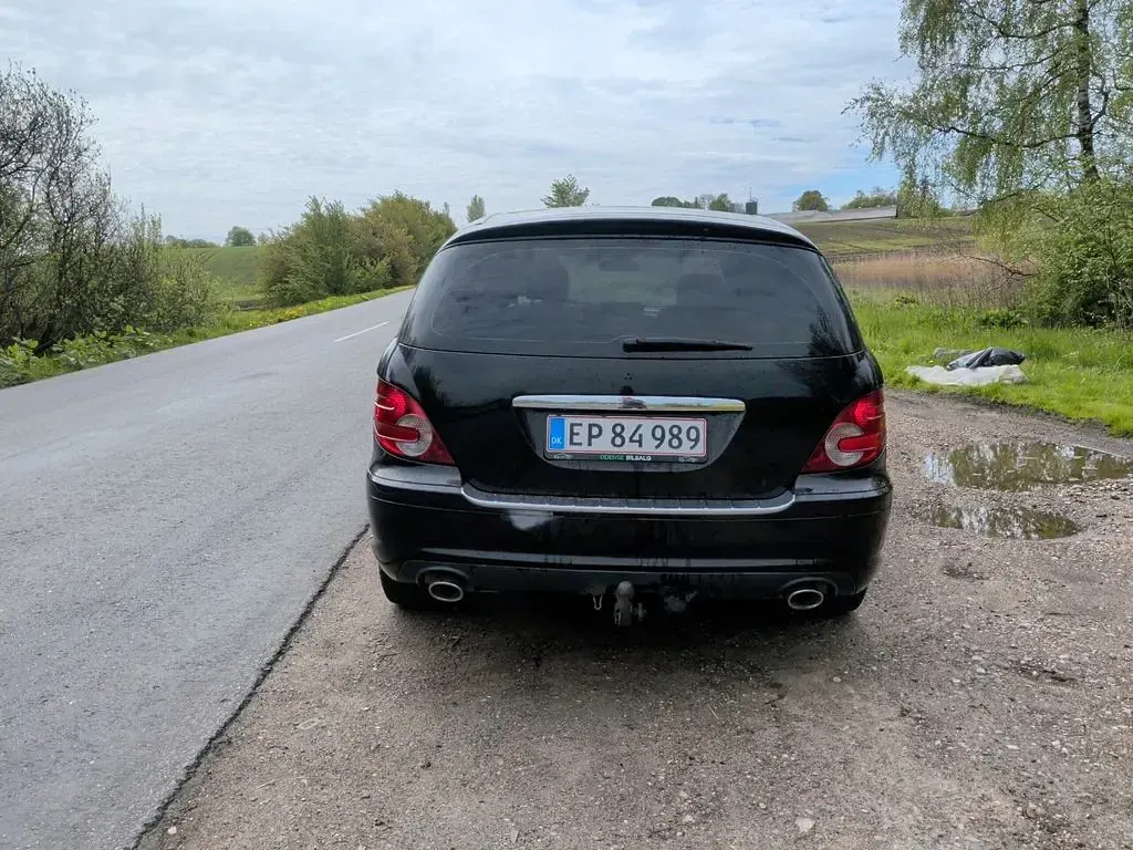 Gebraucht Mercedes R320 AMG 224 PS (164 kW) 2008 Schwarz Van / Kleinbus