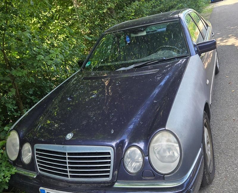 Gebraucht 1998 Mercedes E280 Limousine | 2.900 € (Superpreis) - Bild 1/4