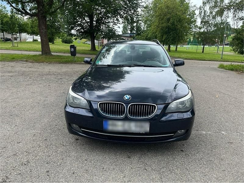 Gebraucht BMW 520 163 PS (119 kW) 2009 Blau Kombi