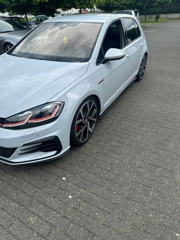 Weiß Gebraucht 2017 VW Golf VII GTI Limousine | 18.350 € (Guter Preis) - Bild 1/4