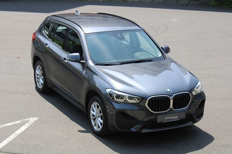 Mineralgrau Gebraucht 2021 BMW X1 Advantage SUV | 15.990 € (Fairer Preis) - Bild 1/4