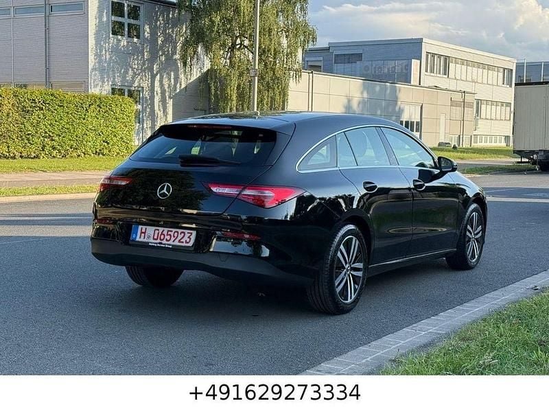 Gebraucht Mercedes CLA180 116 PS (85 kW) 2022 Schwarz Limousine