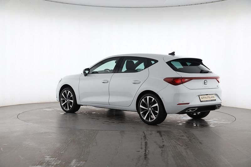 Neu Seat Leon FR 150 PS (110 kW) 2025 Glacial weiss Limousine