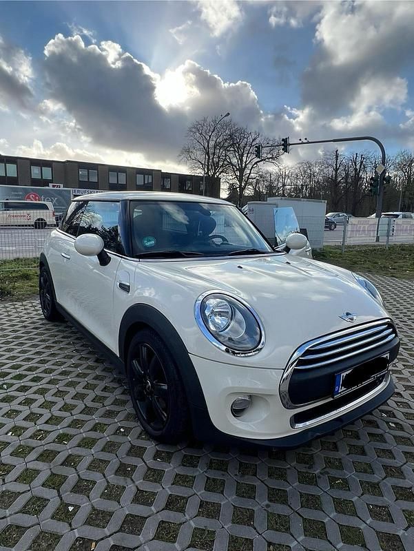 Second-hand Mini Cooper 102 CP (75 kW) 2016 Alb Hatchback