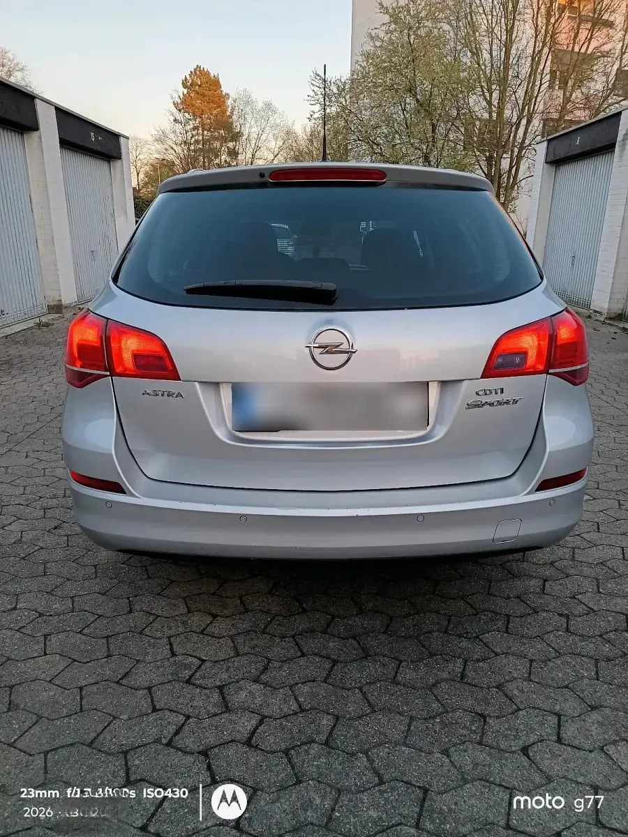 Gebraucht Opel Astra 110 PS (80 kW) 2010 Silber Kombi