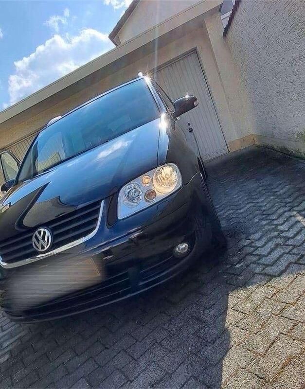 Schwarz Gebraucht 2005 VW Touran Van / Kleinbus | 4.250 € (Teuer) - Bild 1/4