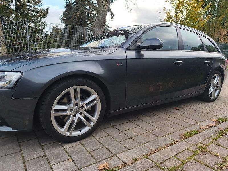 Gebraucht Audi A4 S-Line 177 PS (130 kW) 2015 Schwarz Kombi