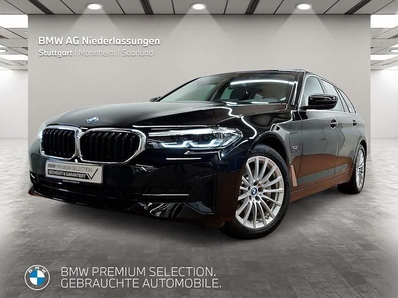 Schwarz Gebraucht 2022 BMW 520 Kombi | 27.909 € (Superpreis) - Bild 1/4