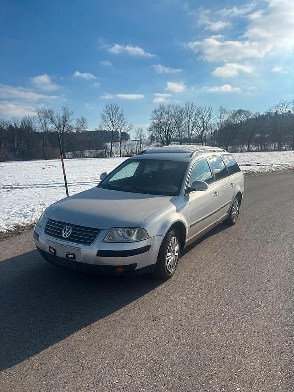 Silber Gebraucht 2004 VW Passat Kombi | 1.800 € (Superpreis) - Bild 1/4
