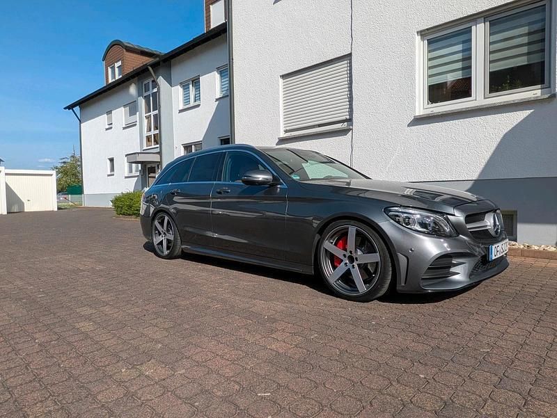 Grau Gebraucht 2019 Mercedes C300 AMG line Kombi | 35.600 € (Etwas zu teuer) - Bild 1/4