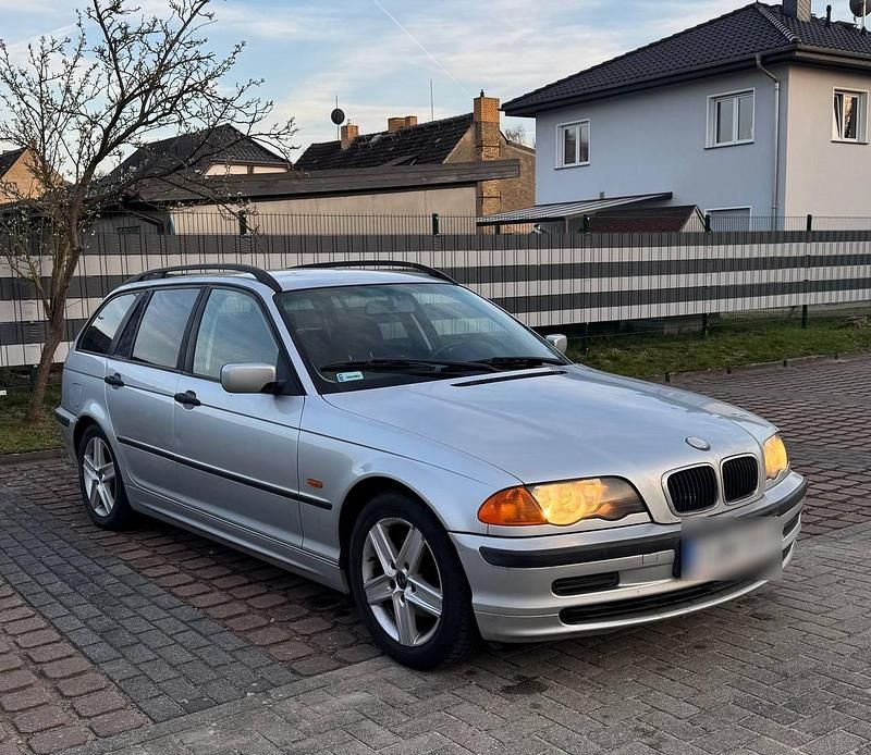 Gebraucht BMW 318 2001 Grau Kombi