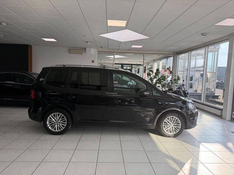 Gebraucht VW Touran Cup 140 PS (102 kW) 2014 Schwarz Van / Kleinbus
