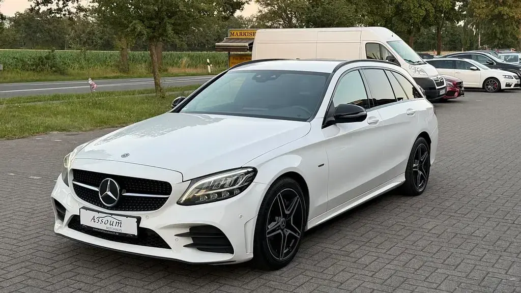 Gebraucht Mercedes C300 AMG 245 PS (180 kW) 2020 Weiß Limousine