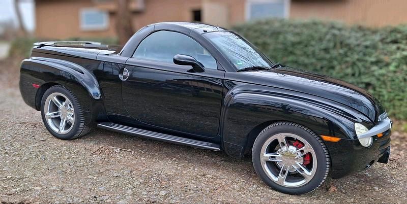 Schwarz Gebraucht 2004 Chevrolet SSR Abholung | 23.899 € - Bild 1/2