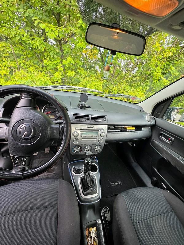 Second-hand Mazda 2 80 CP (58 kW) 2007 Andere farben Hatchback