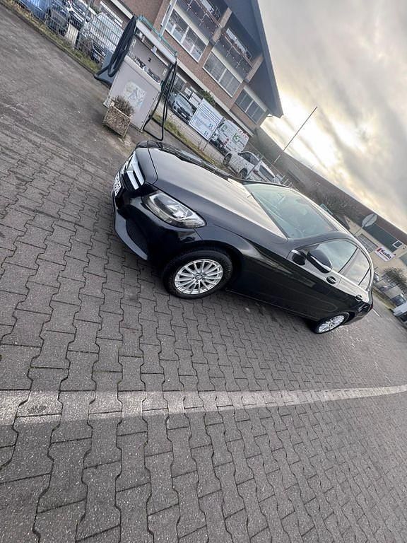 Gebraucht Mercedes C200 184 PS (135 kW) 2015 Schwarz Limousine