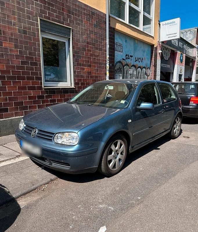Blau Gebraucht 2003 VW Golf IV Kleinwagen | 700 € (Guter Preis) - Bild 1/4