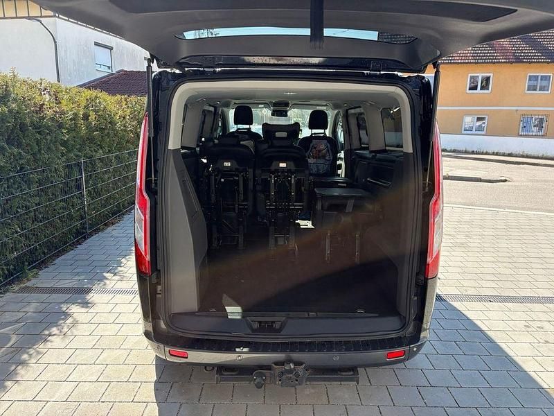 Gebraucht Ford Tourneo Active 185 PS (136 kW) 2022 Schwarz Van / Kleinbus