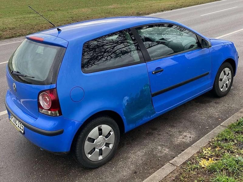 Blau Gebraucht 2006 VW Polo Limousine | 1.000 € (Superpreis) - Bild 1/4