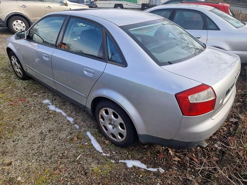 Gebraucht Audi A4 102 PS (75 kW) 2001 Other Limousine