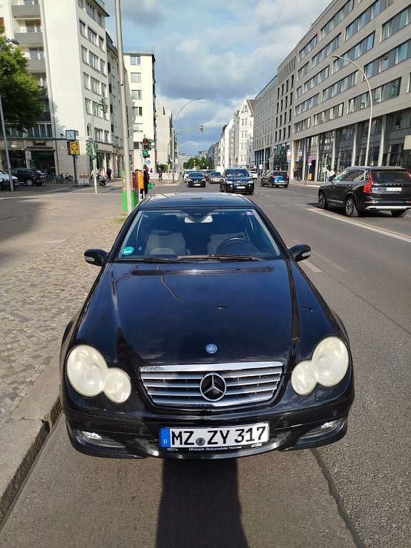 Schwarz Gebraucht 2005 Mercedes C200 Coupé | 3.500 € (Guter Preis) - Bild 1/4