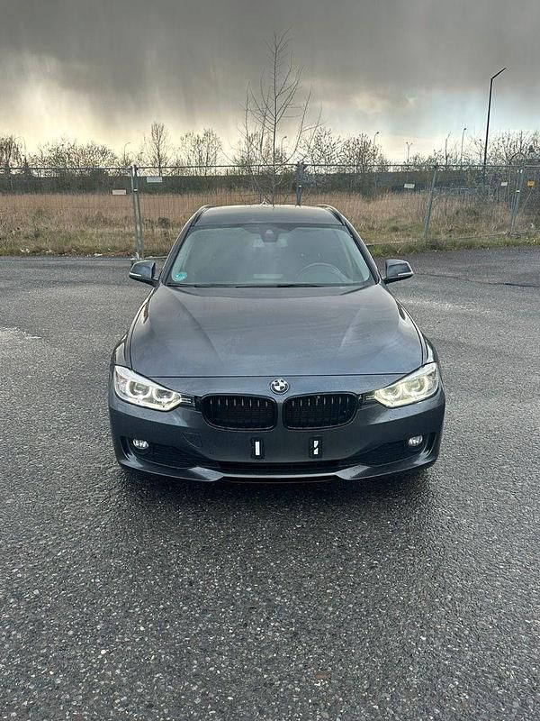 Gebraucht BMW 320 185 PS (136 kW) 2013 Grau Kombi