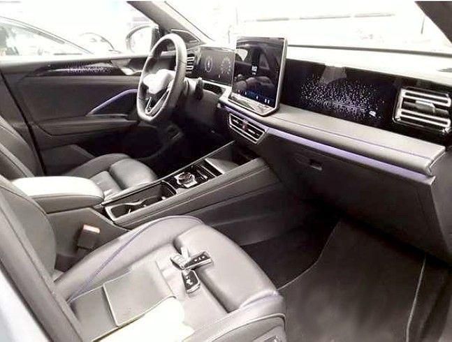 Gebraucht VW Tiguan Style 193 PS (141 kW) 2024 Oyster silver metallic SUV