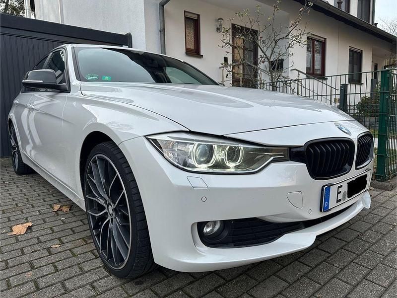 Gebraucht BMW 318 M Performance 143 PS (105 kW) 2012 Weiß Limousine