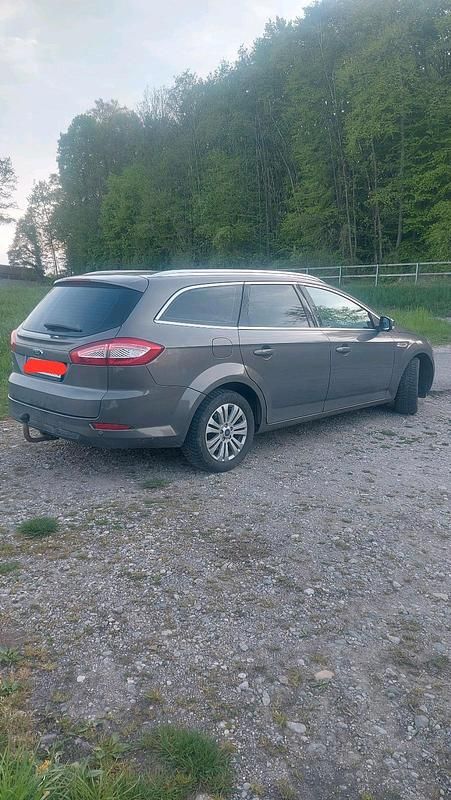 Braun Gebraucht 2014 Ford Mondeo Kombi | 7.500 € (Superpreis) - Bild 1/4